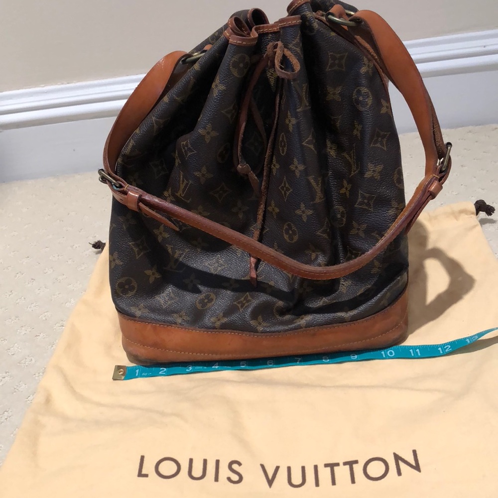 LOUIS VUITTON Noe vintage large bucket bag